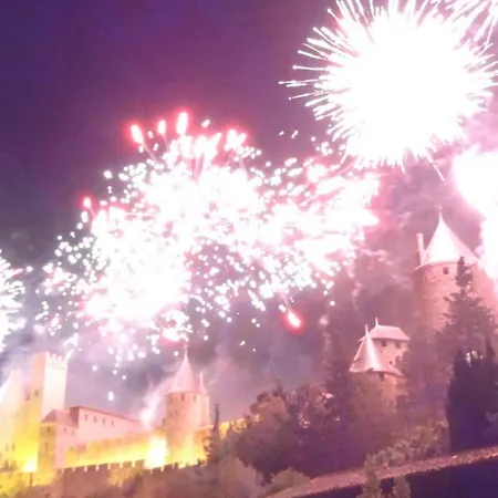 Holiday home Bellevue Cite Chez Jean - Vue Directe Cite, Cite A 200M, Clim, Parking Public Gratuit A 200M, Wifi - Direct View Cite, 200M To Cite, Aircon, Free Public Car Park 200M, Wifi Carcassonne