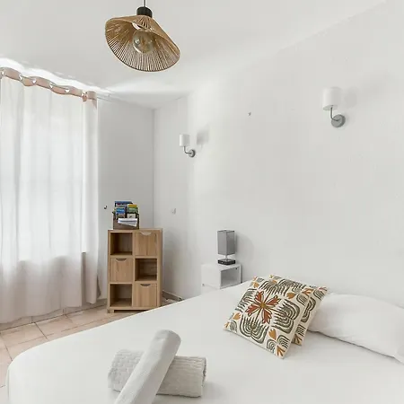 Bellevue Cite Chez Jean - Vue Directe Cite, Cite A 200M, Clim, Parking Public Gratuit A 200M, Wifi - Direct View Cite, 200M To Cite, Aircon, Free Public Car Park 200M, Wifi