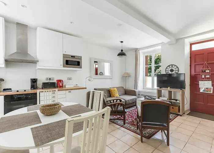 Hébergement de vacances Bellevue Cité Chez Jean - Vue Directe Cité, Cité à 200m, Clim, Parking Public Gratuit à 200m, Wifi - Direct View Cité, 200m To Cité, Aircon, Free Public Car Park 200m, Wifi