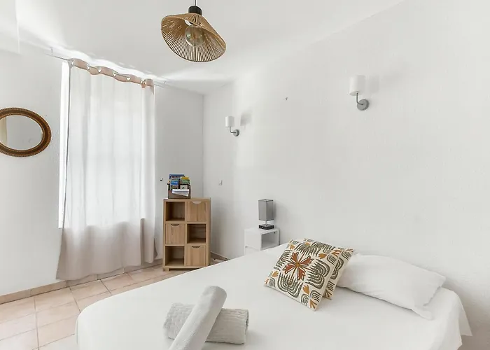 Bellevue Cité Chez Jean - Vue Directe Cité, Cité à 200m, Clim, Parking Public Gratuit à 200m, Wifi - Direct View Cité, 200m To Cité, Aircon, Free Public Car Park 200m, Wifi